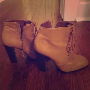 Elizabeth & James lace up booties in natural